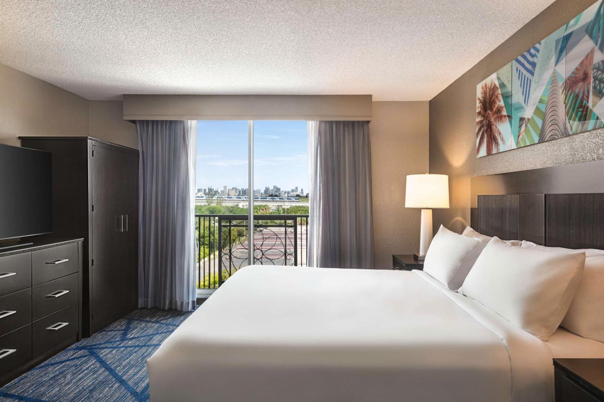 Suite 1 King Bed Accessible Bathtub